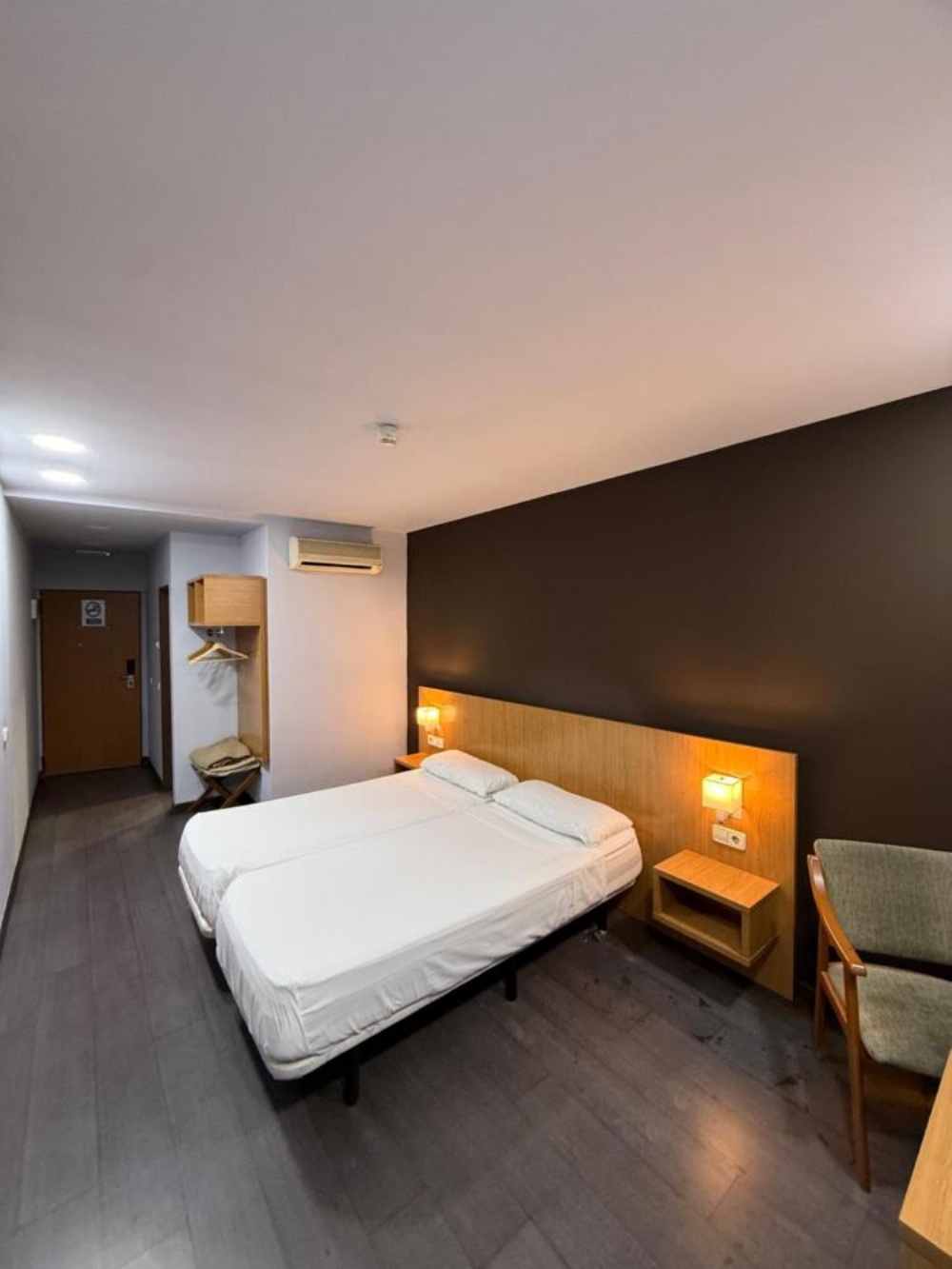 Room image 2